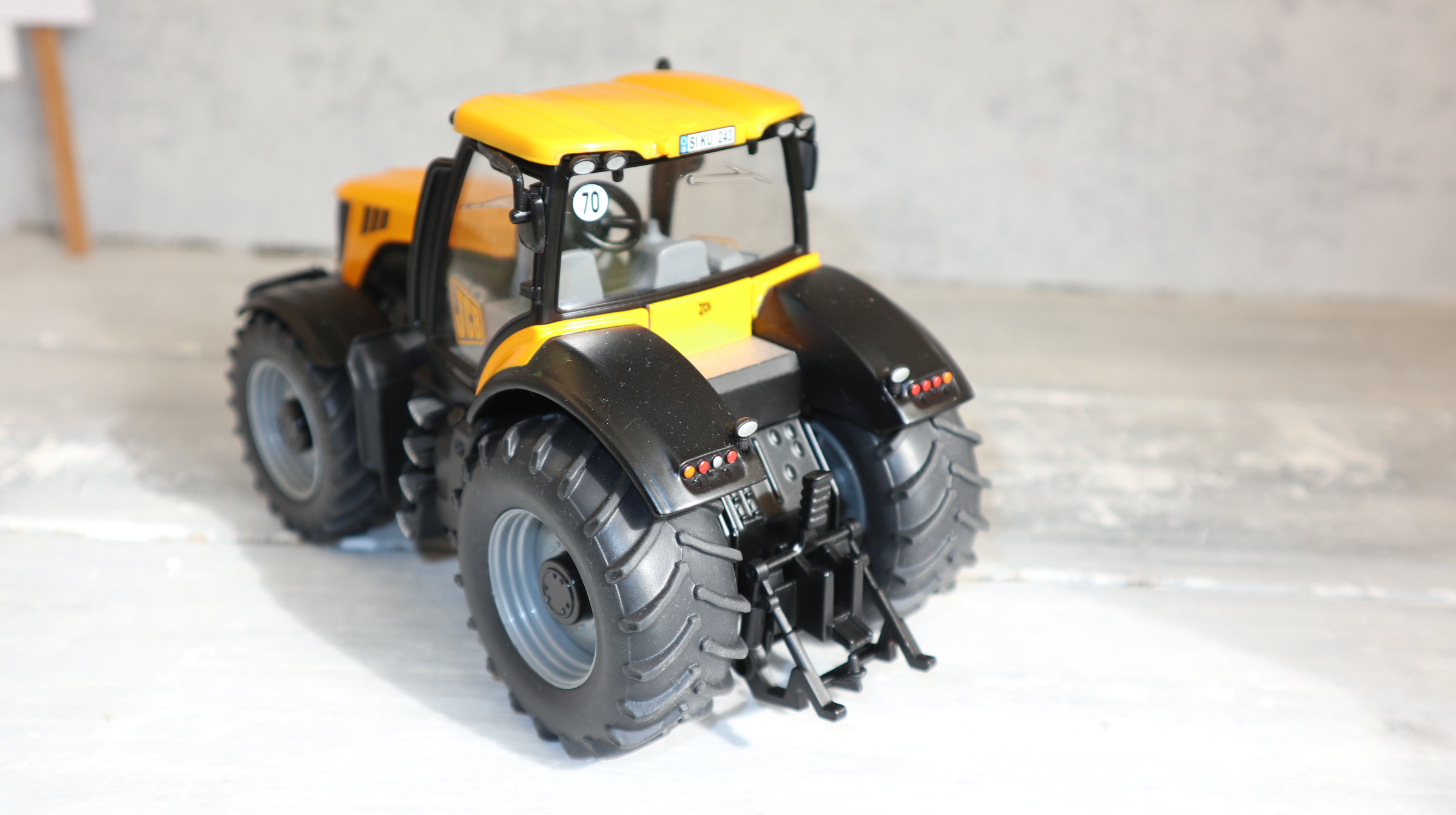 Siku 3267 in 1:32, JCB 8250, NEU in OVP