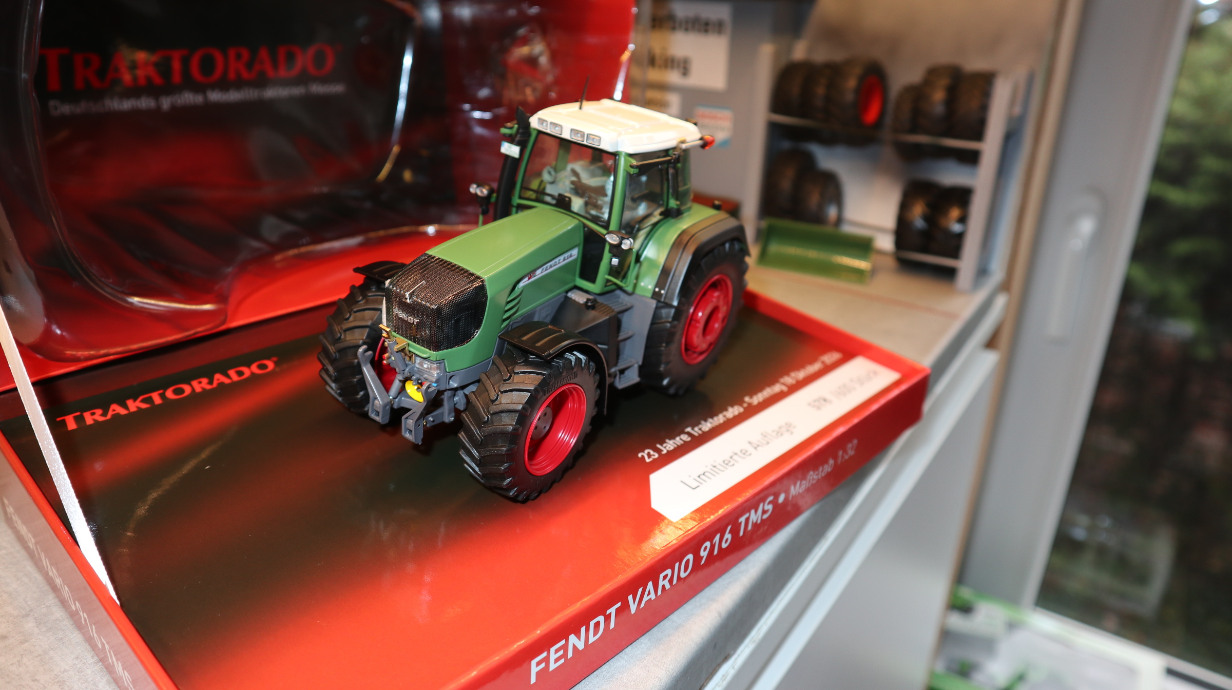 Weise Toys 2078 in 1:32, Fendt Vario 916 TMS TRAKTORADO 2026,  NEU in OVP