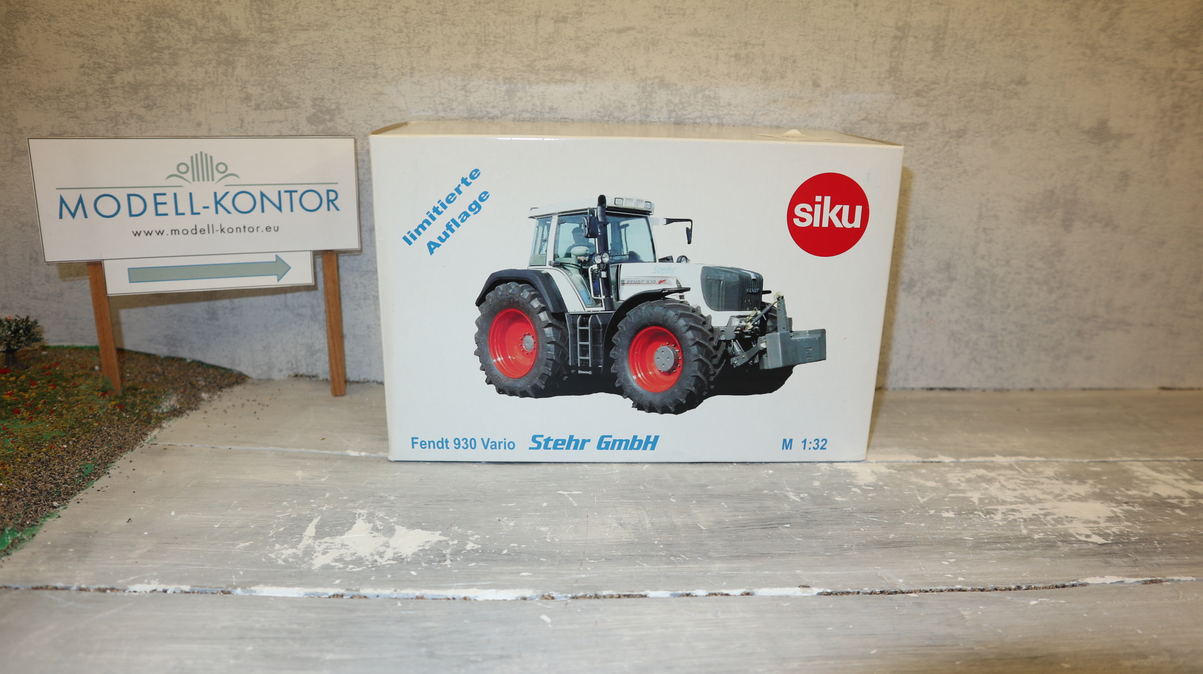 Siku 3254 in 1:32, Fendt 930 Vario WEISS , Sondermodell Stehr GmbH,  NEU in OVP