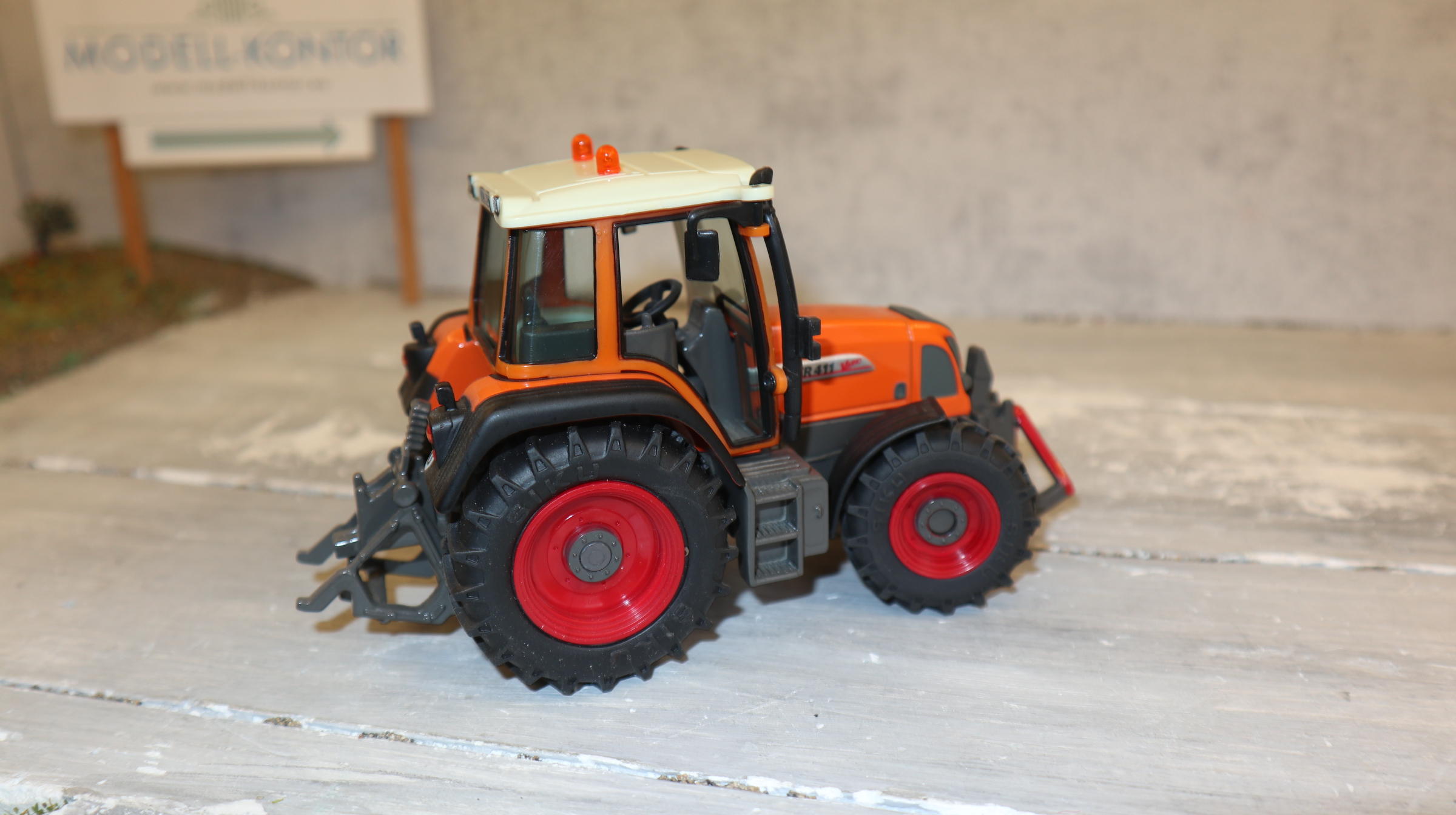 Siku 2968 in 1:32, Fendt 411 Kommunal, NEU in OVP