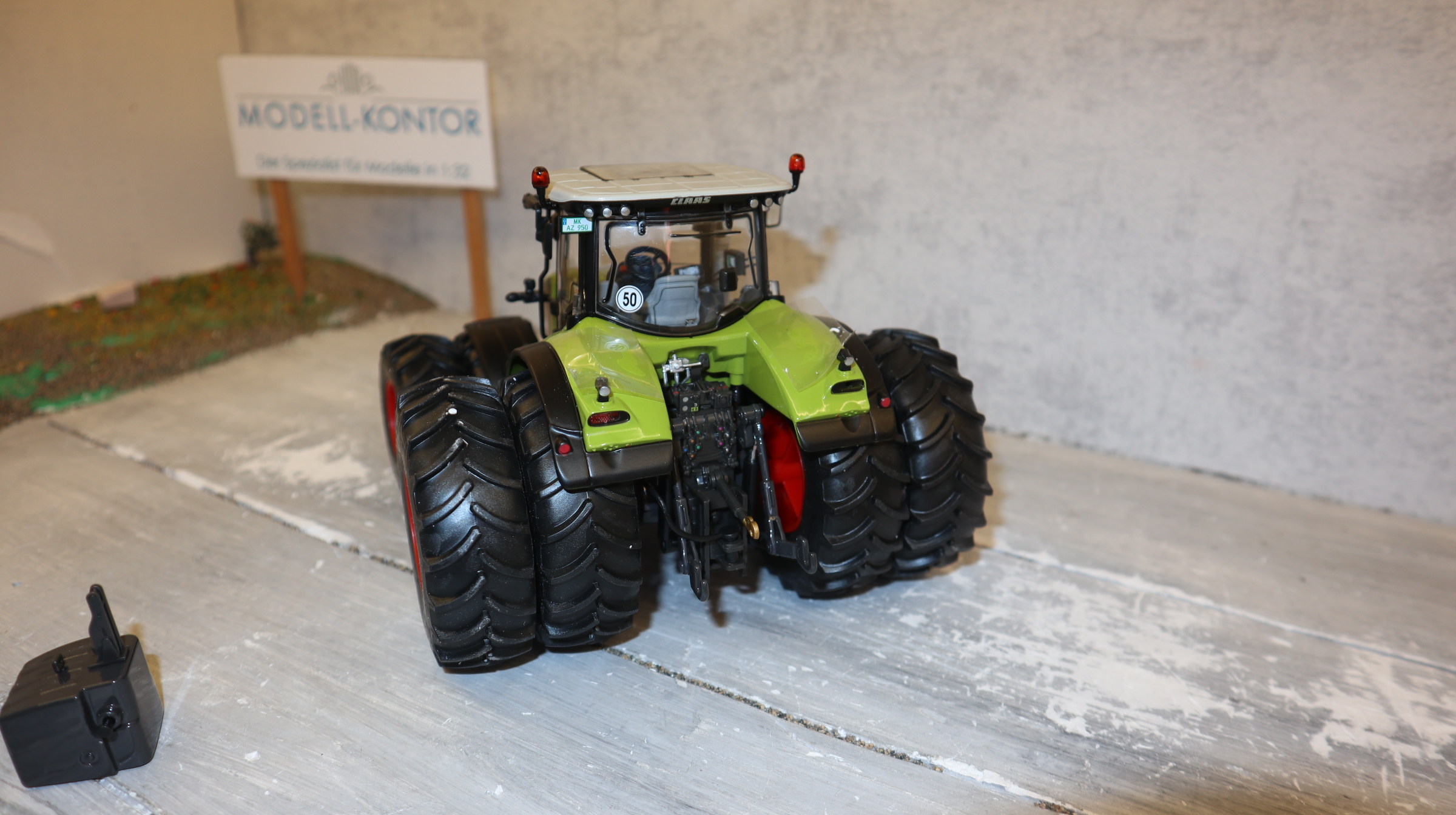 Wiking 077863 in 1:32,  Claas Axion 950 SIMA 2019 Zwillingsreifen, NEU in OVP
