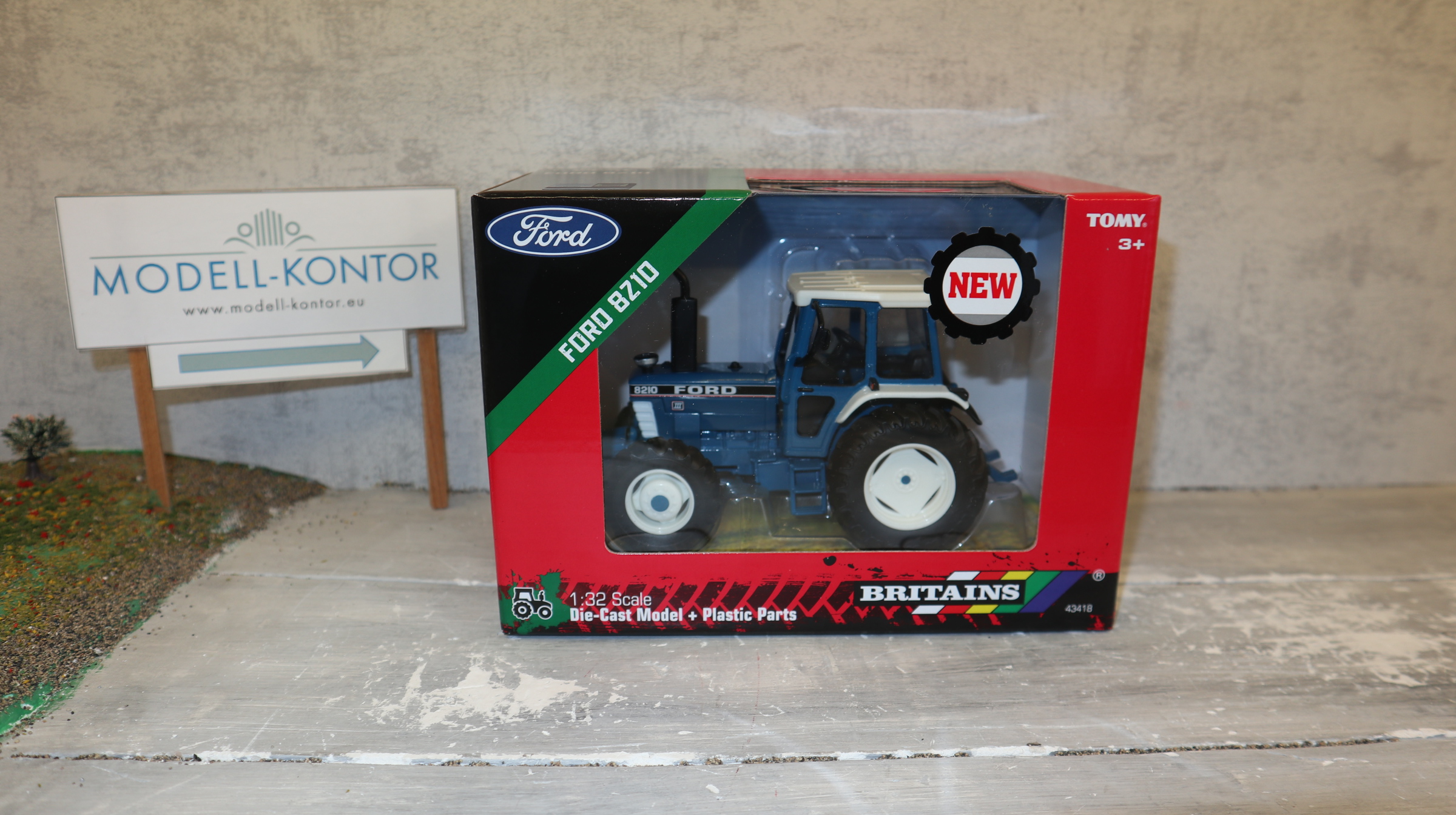 Britains 43418 in 1:32,  Ford 8210 4WD Gen.2  NEU  in OVP