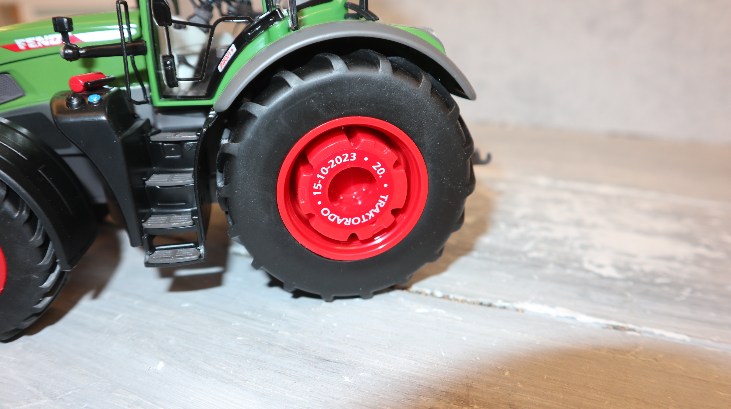 WIKING 077865 in 1:32, Fendt 942 TRAKTORADO 2023,  NEU in OVP