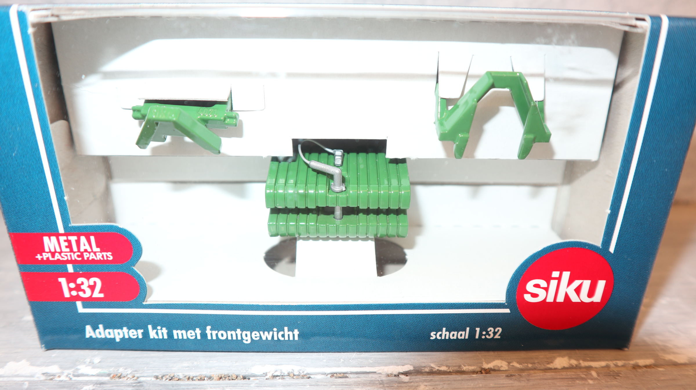 Siku 3095 als Set in 1:32,  Frontgewicht in GRÜN, Sondermodell,  NEU in OVP