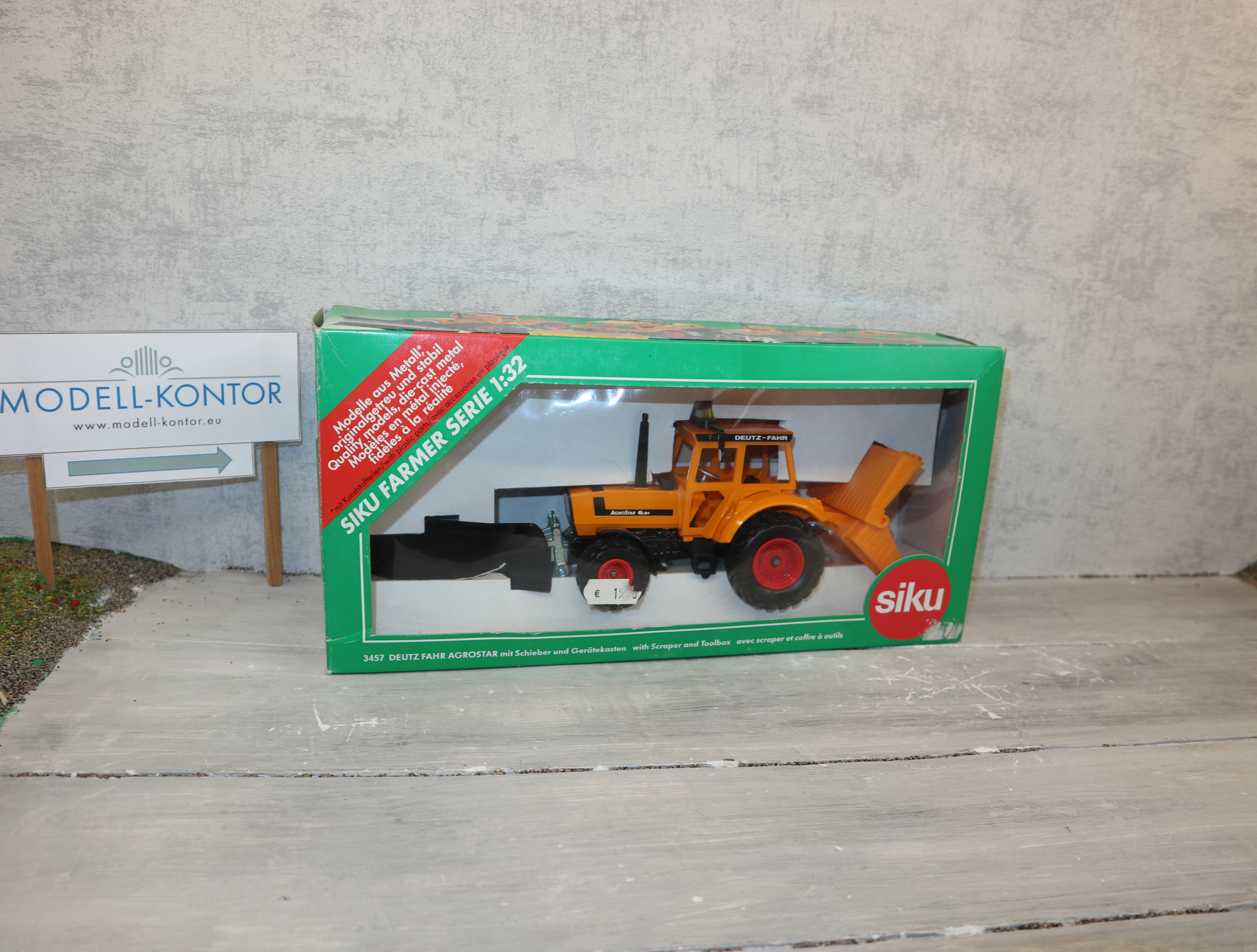 Siku 3457 in 1:32 Deutz-Fahr Agrostar Kommunal Winterdienst mit Anbaugeräten,  NEU in OVP