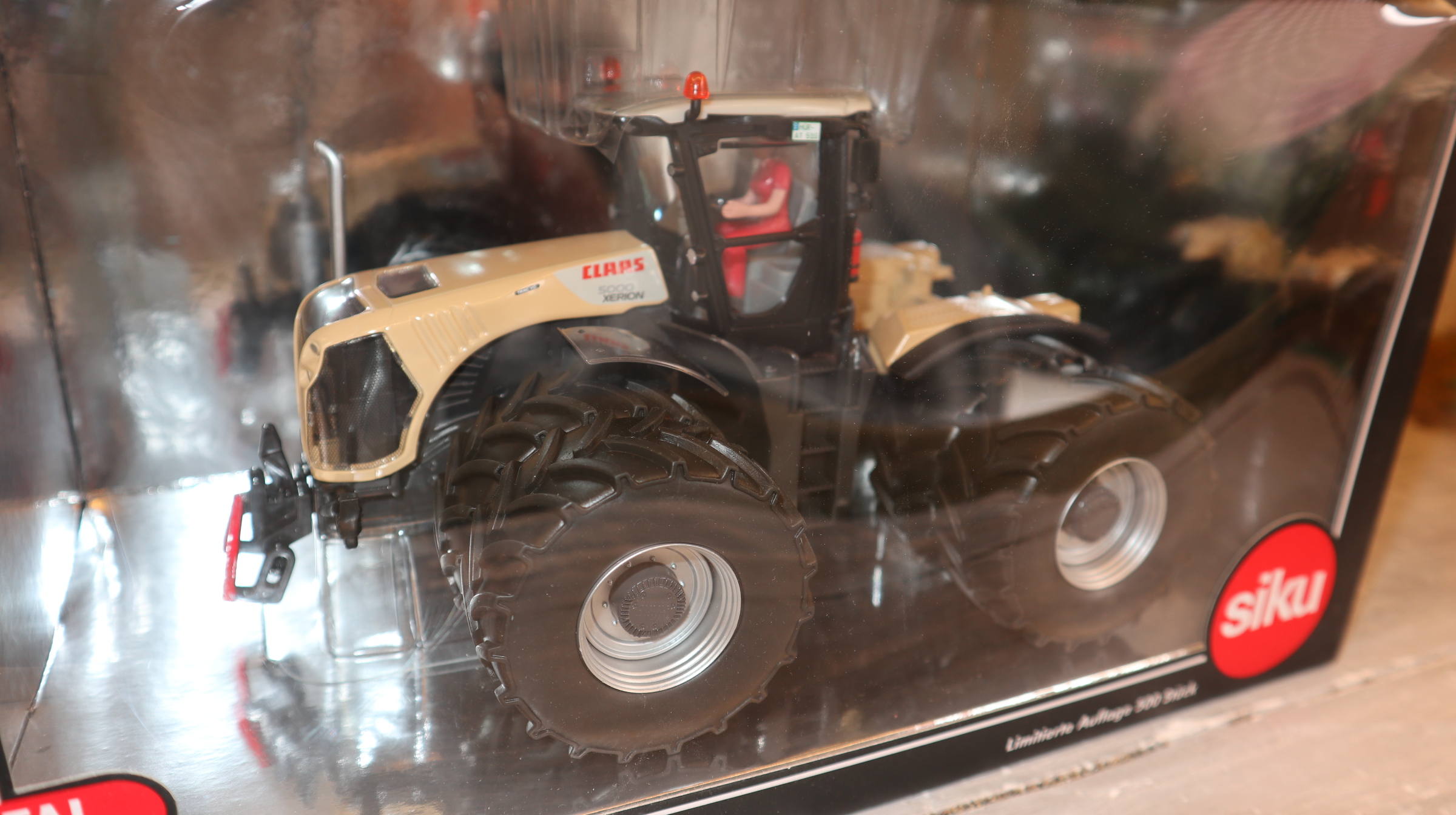Siku 3271 in 1:32, Claas Xerion 5000 beige Zwilling Traktorado 2018  NEU in OVP