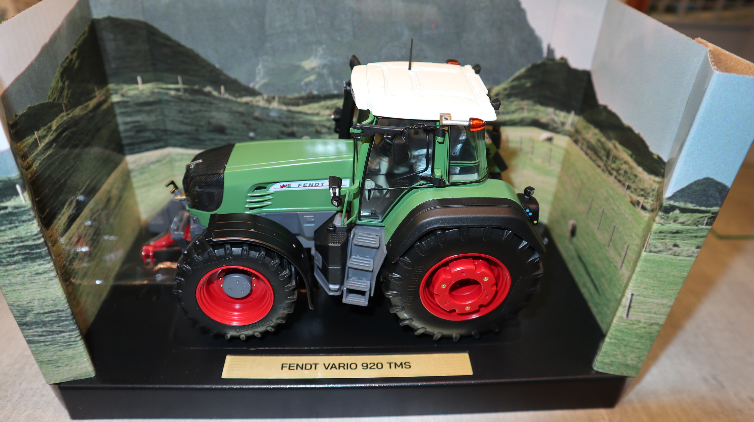 Weise Toys 2079 in 1:32, Fendt Vario 920 TMS TRAKTORADO 2026  NEU in OVP