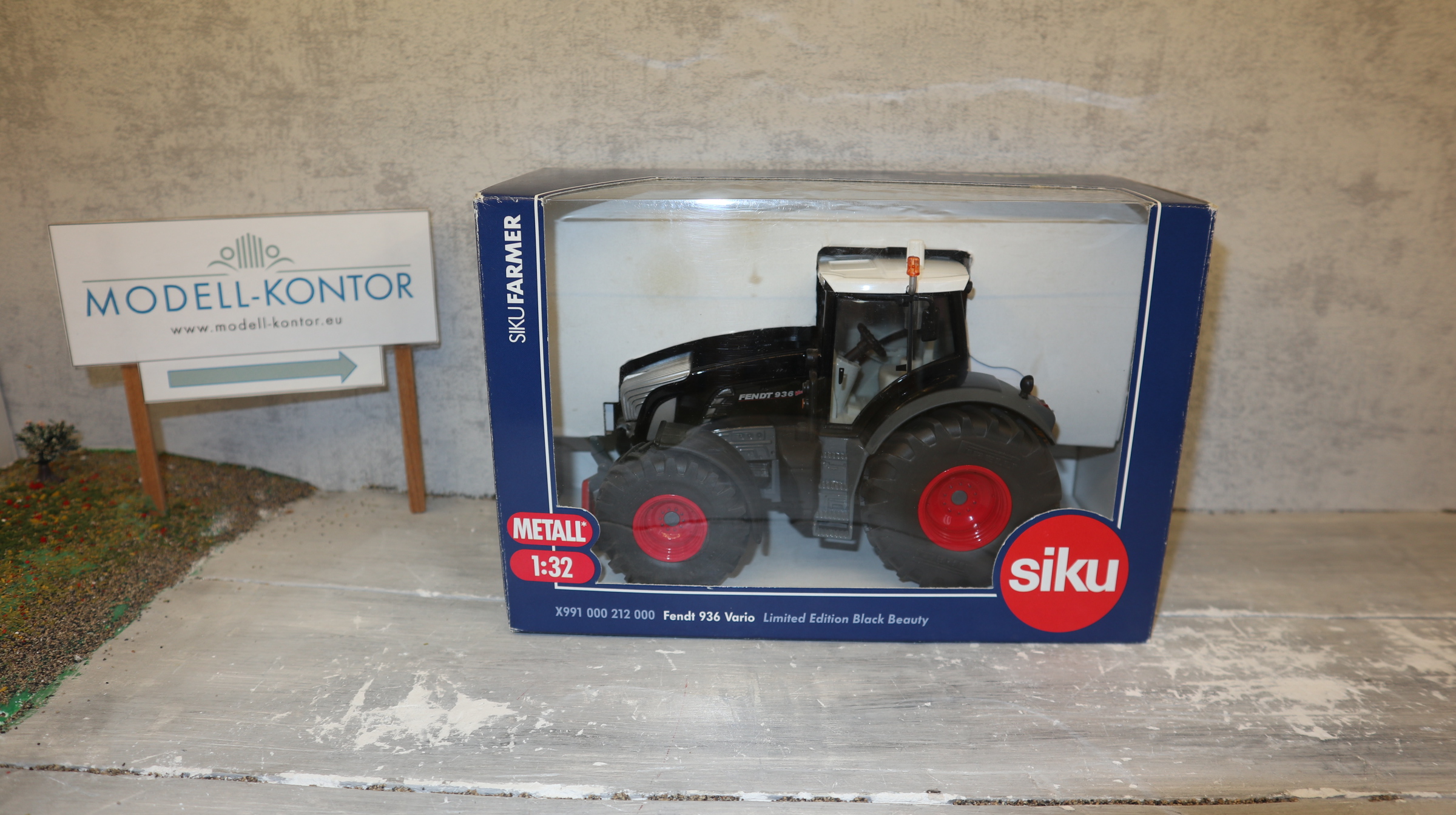 Siku X991000212000  3258 in 1:32, Fendt 936 Blackline Limited Edition, NEU in OVP
