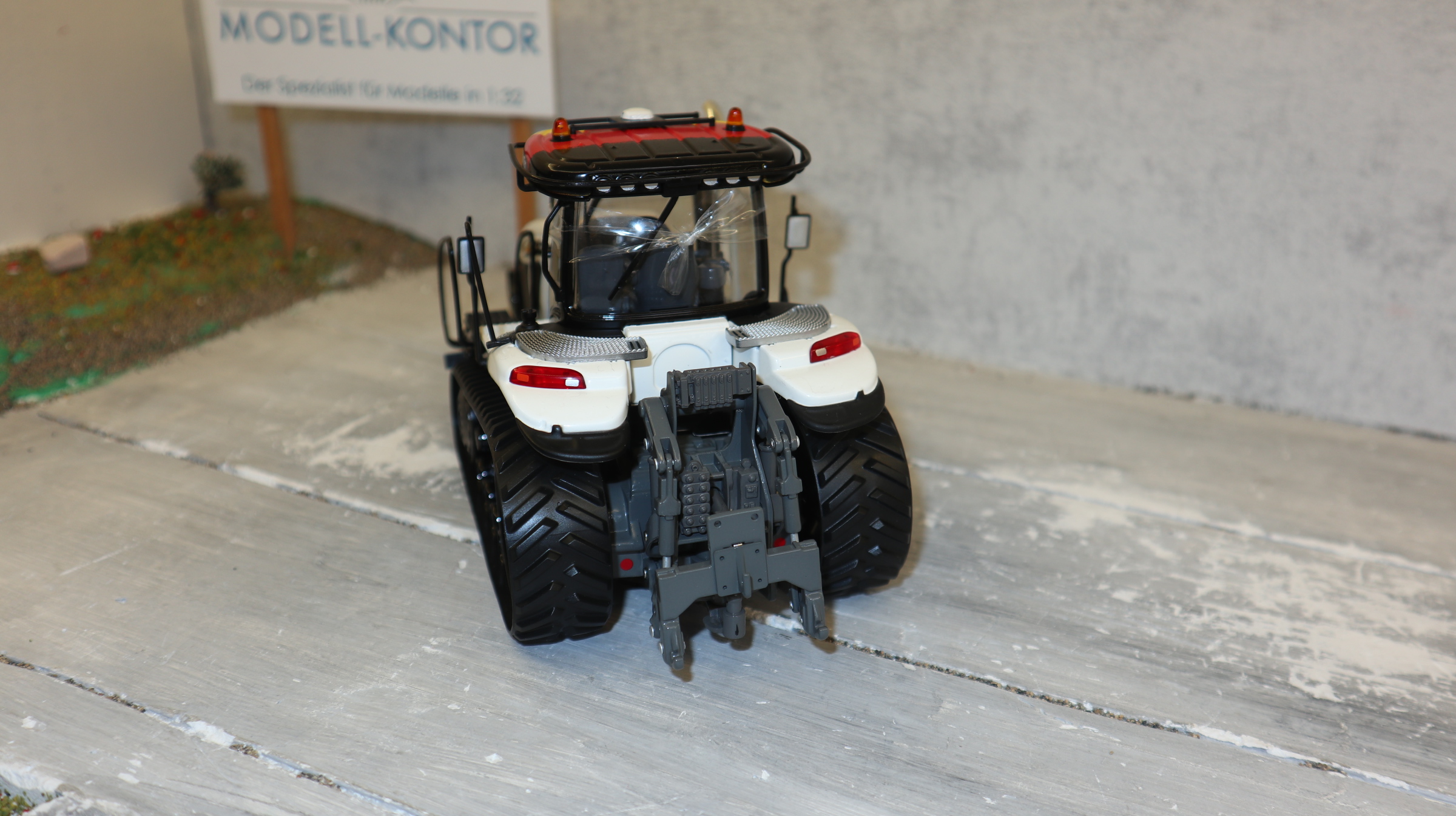 USK 10621 in 1:32 Challenger MT875C ShowSerie Germany NEU in OVP