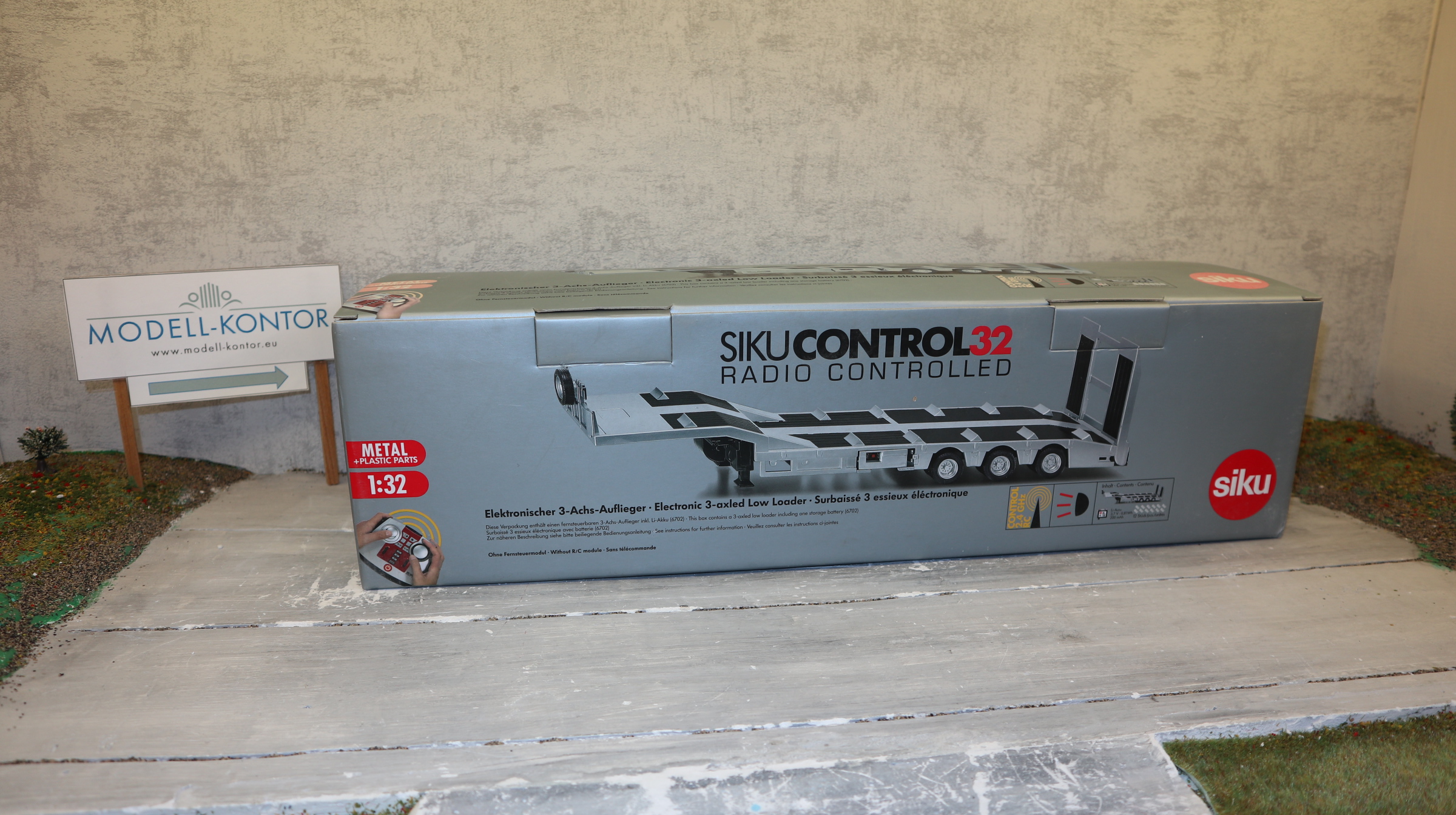 Siku Control 6723 in 1:32, Tieflader in SILBER , NEU in OVP
