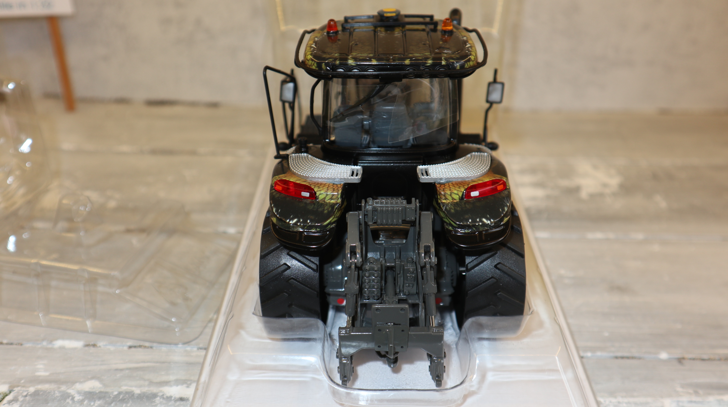 USK 58622 in 1:32 Challenger MT865C ANAKONDA NEU in OVP