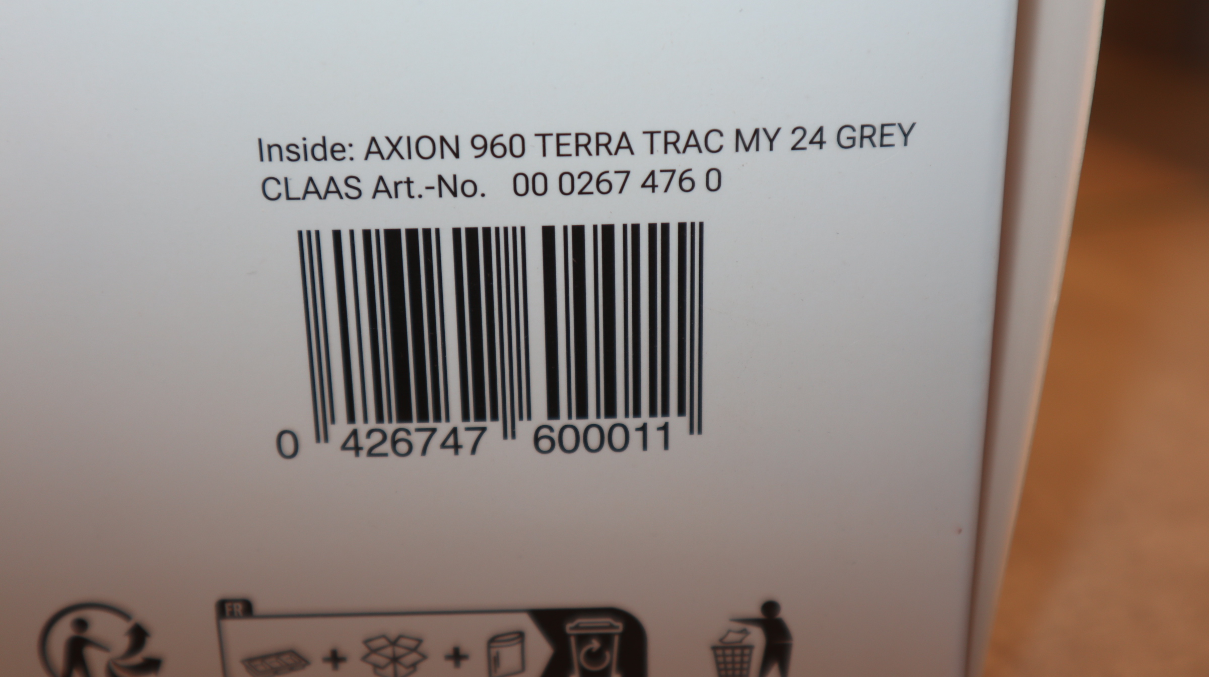Universal Hobbies UH 02674760 in 1:32, Claas Axion 960 Terra Trac GRAU, NEU in OVP