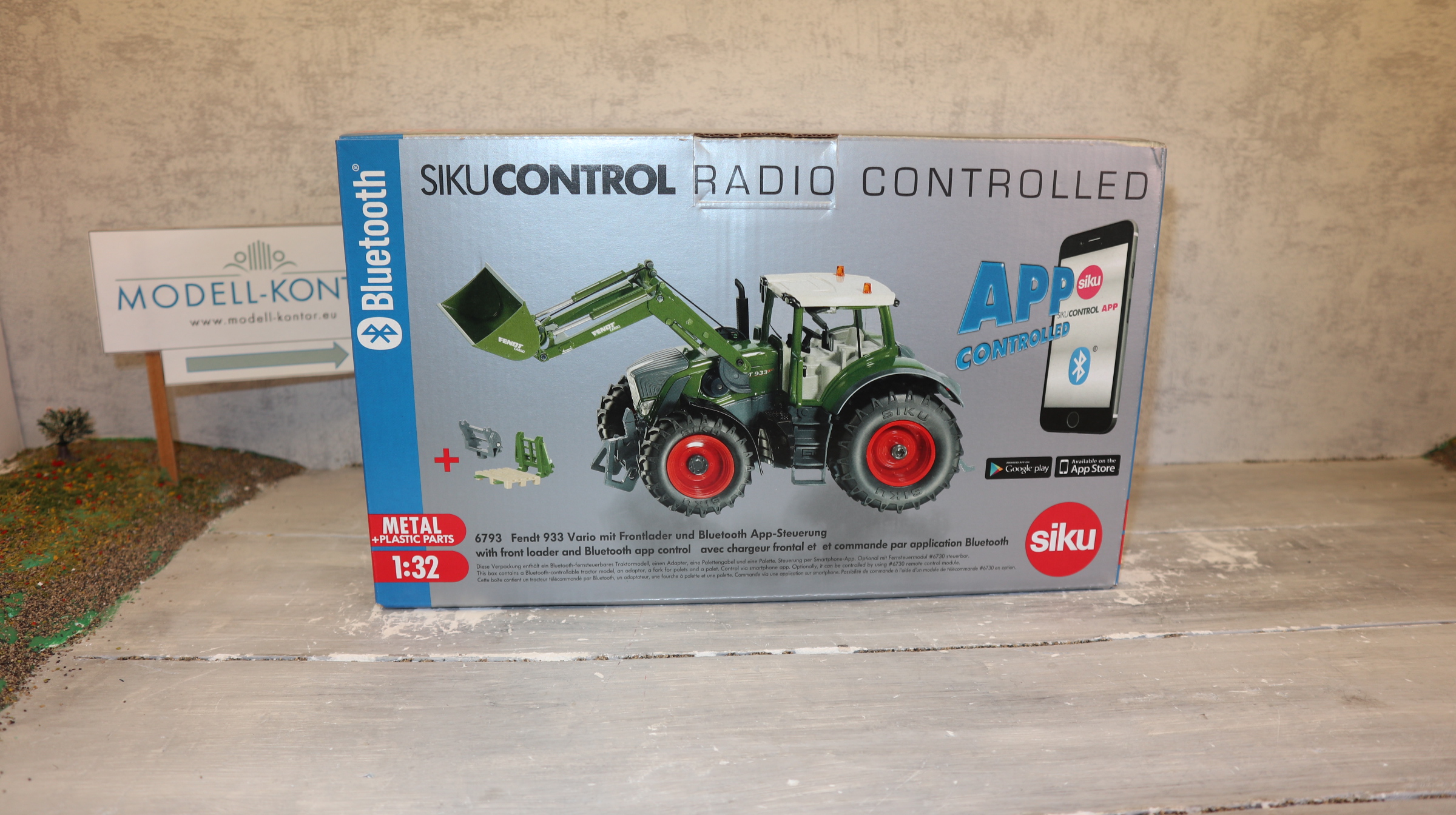 Siku Control 6793 in 1:32, Fendt 933 mit Frontlader, NEU in OVP