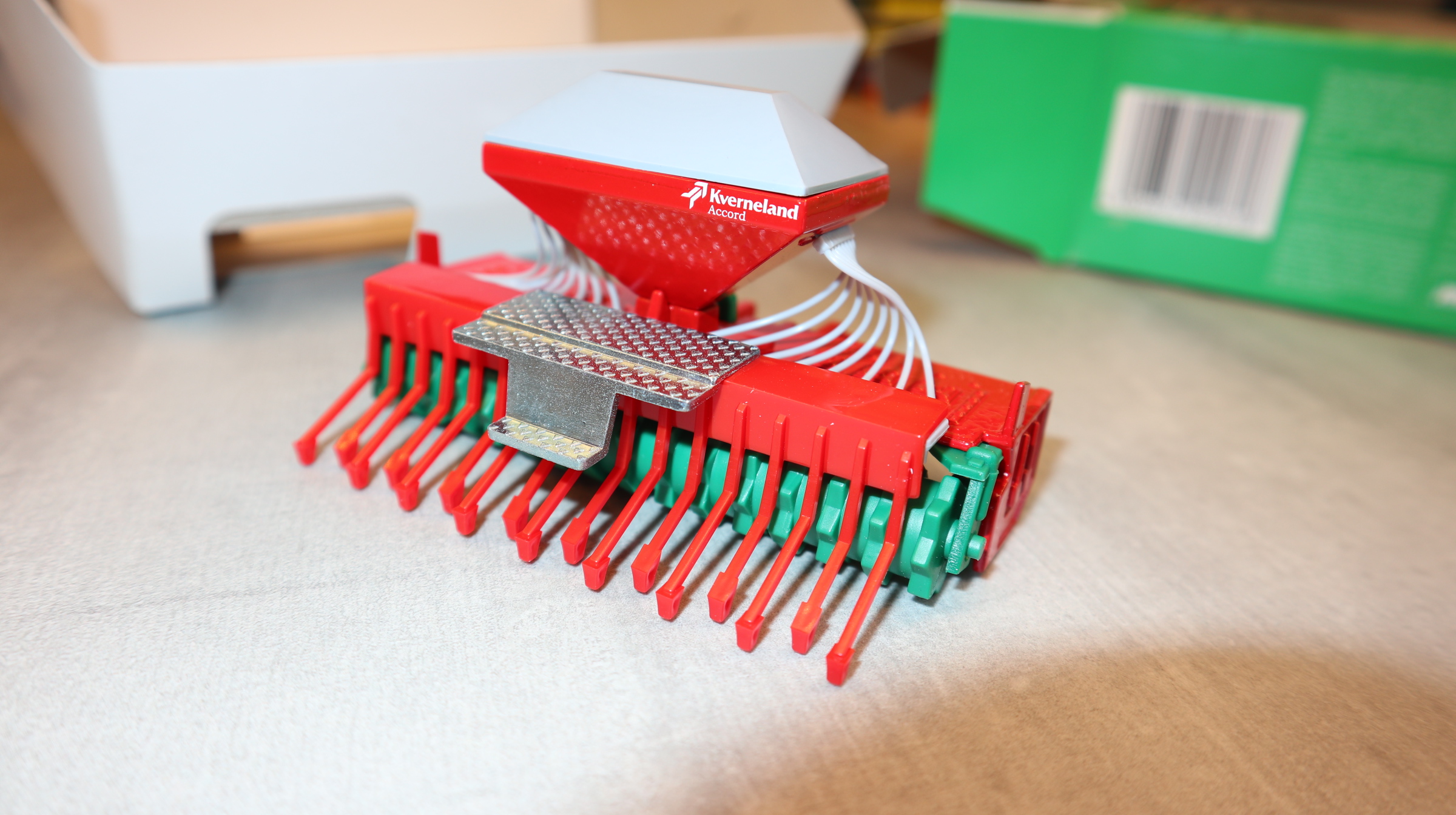 Siku 2261 in 1:32, Saatdrillmaschine KVERNELAND Sondermodell, NEU in OVP