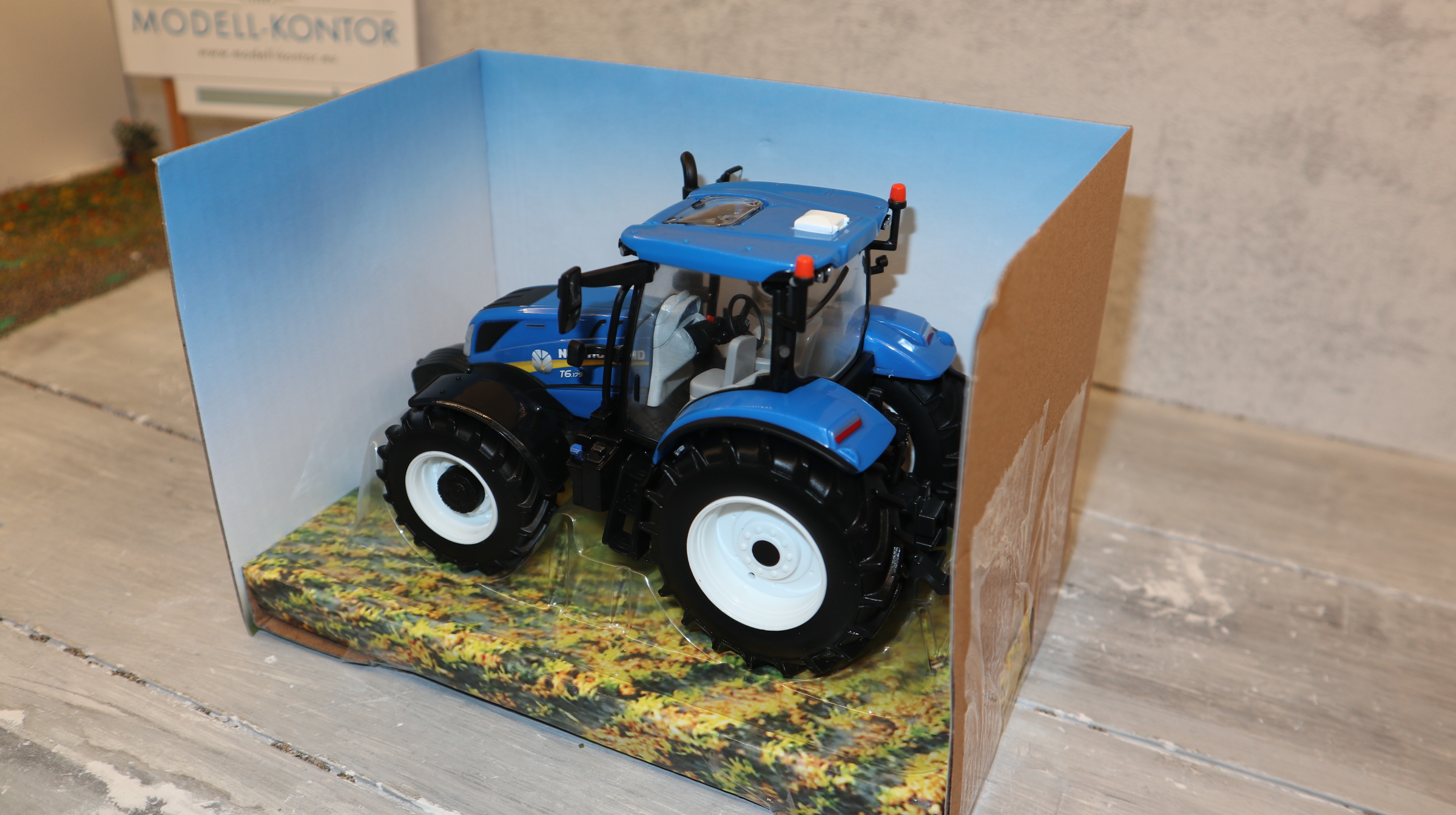 Britains 43356 in 1:32,  New Holland T6.175, NEU in OVP