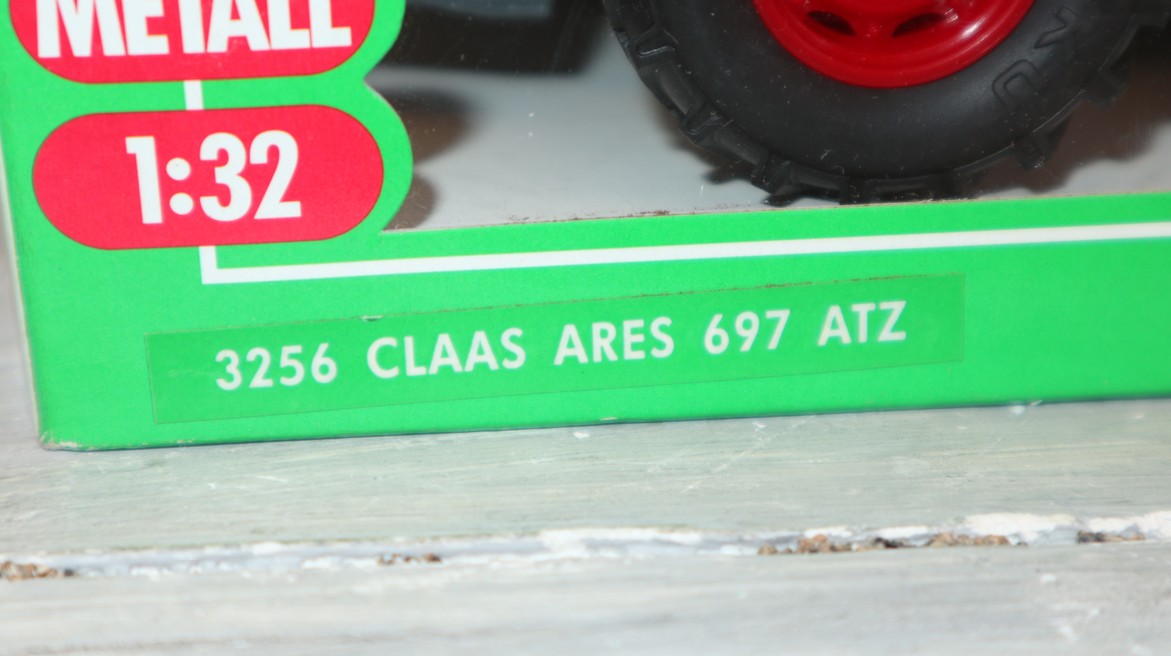 Siku 3256 in 1:32,  Claas Ares 697 ATZ mit Frontgewicht, NEU in OVP