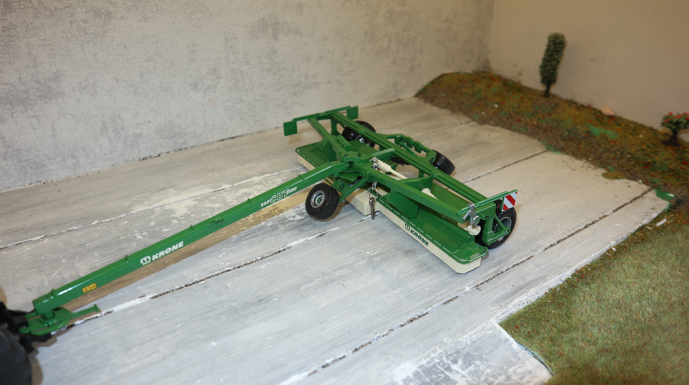 Siku 2455 in 1:32,  KRONE Easy-Cut Mähwerk, NEU in OVP