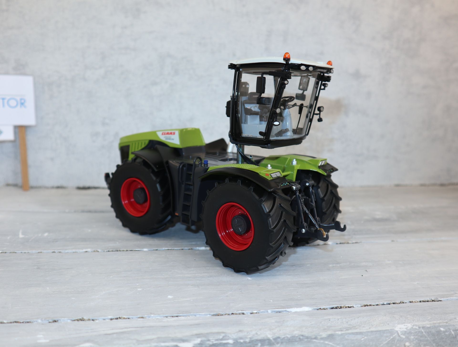 CLAAS Xerion 5000 расчистка снега