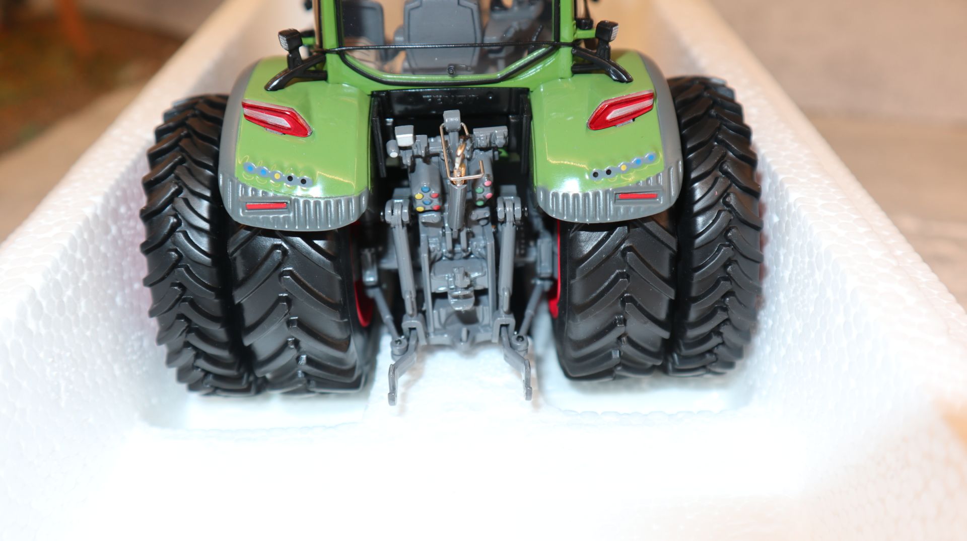 Universal Hobbies UH 6712 in 1:32, AgroMais 2025, Fendt 620 mit Holaras ...